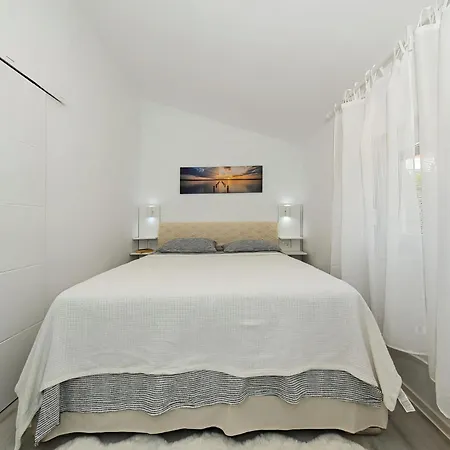 Dalapado By Interhome Zara